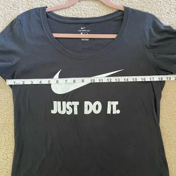 Nike Women’s Black “The Nike Tee” Size S - Picture 5 of 5